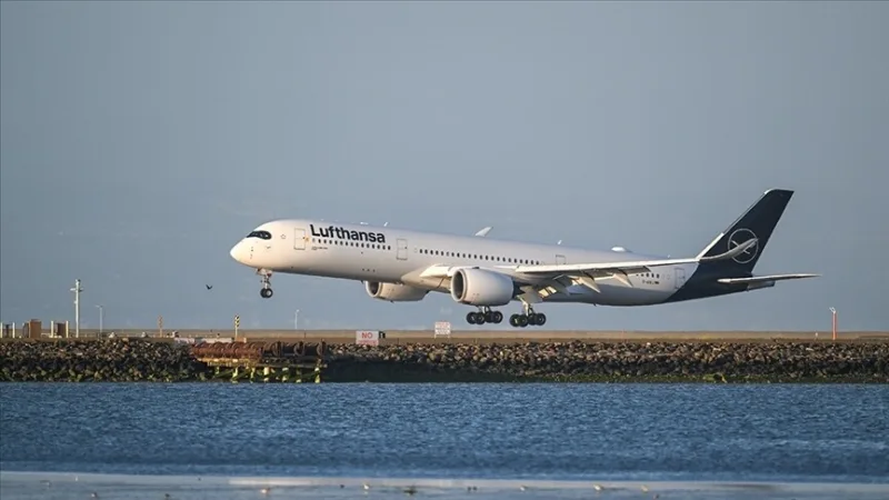 Lufthansa ще отмени 20 000 полета поради кризата с авиационното гориво